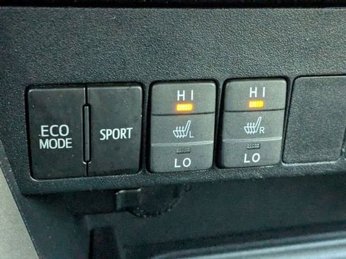 Used 2018 Toyota RAV4 Limited w/ Advanced Technology Package image 9