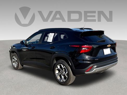 Used 2025 Chevrolet Trax LT image 26