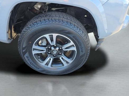 Used 2019 Toyota Tacoma TRD Sport RWD image 27