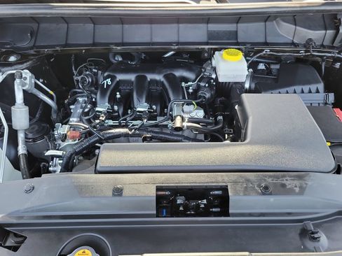 Used 2025 Nissan Pathfinder S FWD image 29
