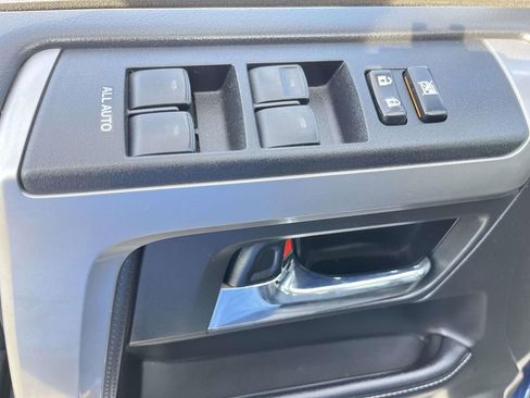 Used 2017 Toyota 4Runner SR5 Premium image 13