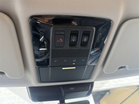 New 2026 Mitsubishi Outlander SE image 24