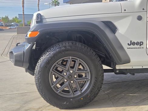 Used 2024 Jeep Wrangler Unlimited Sport AWD/4WD image 11