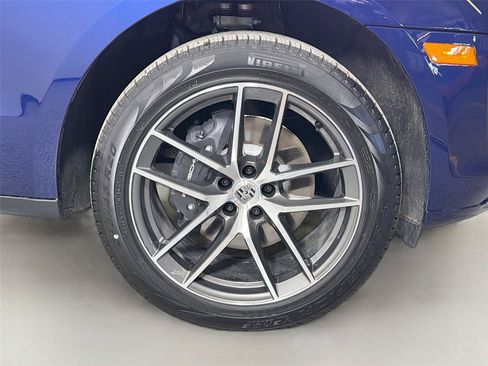 Certified 2026 Porsche Macan AWD/4WD image 14