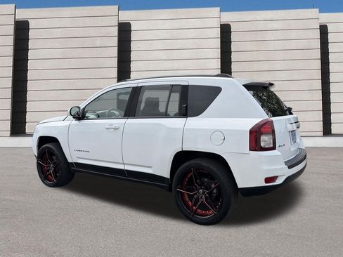 Used 2017 Jeep Compass Latitude AWD/4WD image 3