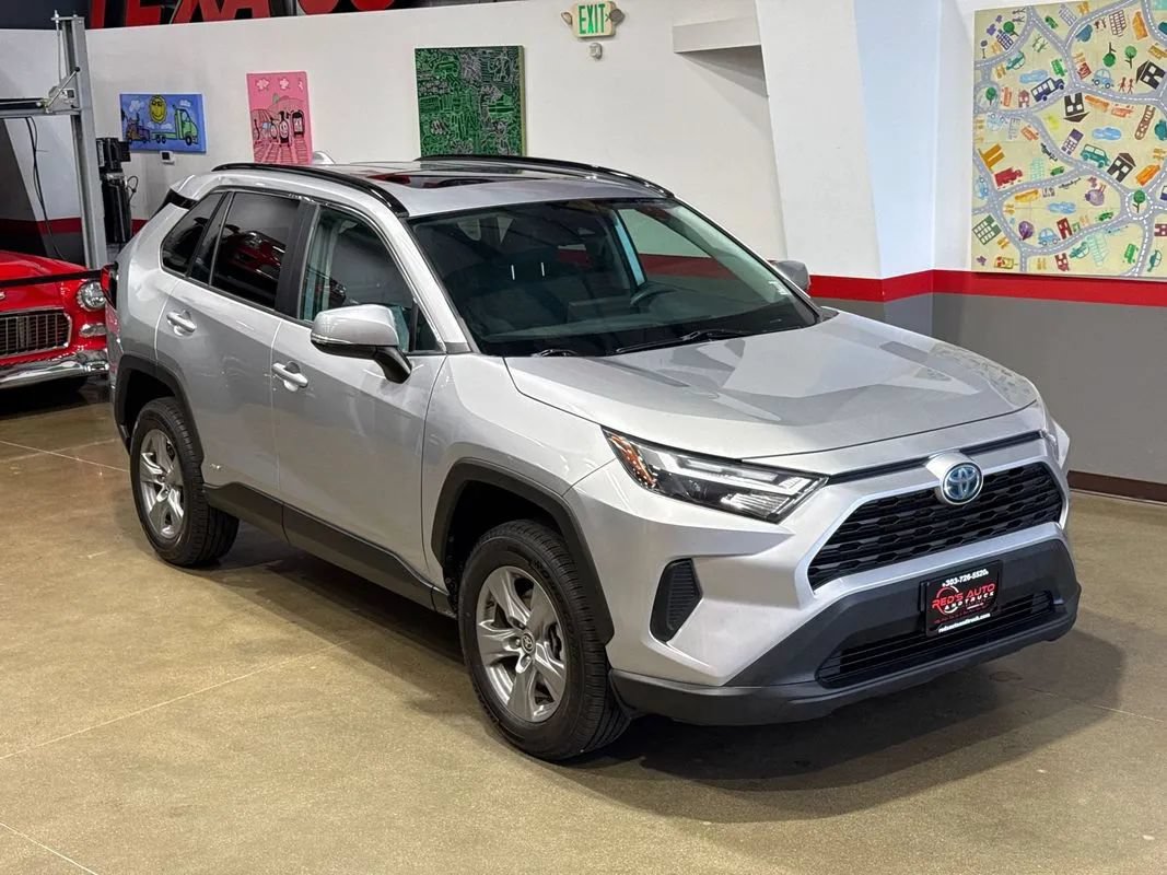 Used 2022 Toyota RAV4 XLE w/ Convenience Package AWD/4WD image 38