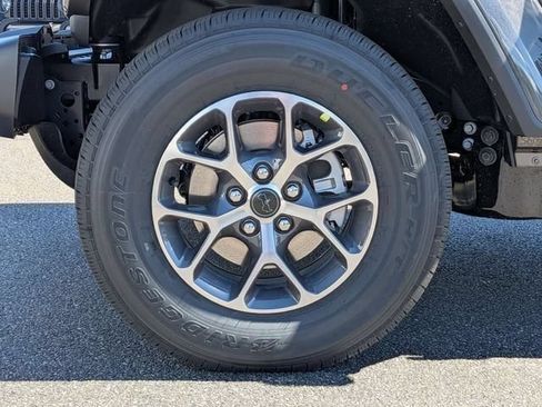 New 2026 Jeep Gladiator Sport AWD/4WD image 13