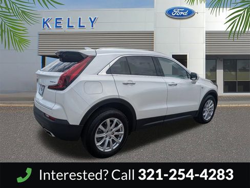 Used 2022 Cadillac XT4 Luxury w/ Cold Weather Package AWD/4WD image 6