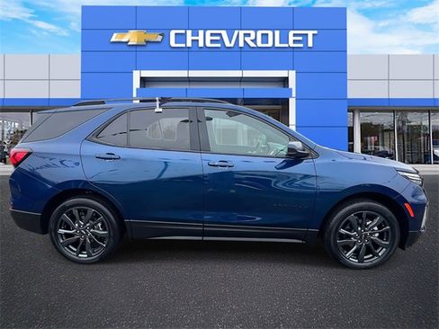 Used 2022 Chevrolet Equinox RS image 4