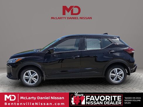 Used 2025 Nissan Kicks Play S FWD image 3