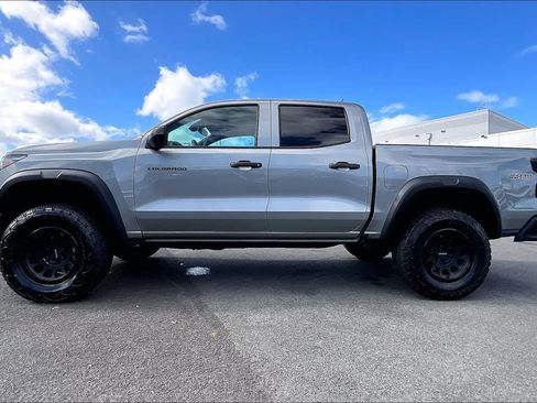 Used 2023 Chevrolet Colorado Trail Boss w/ Advanced Trailering Package AWD/4WD image 3
