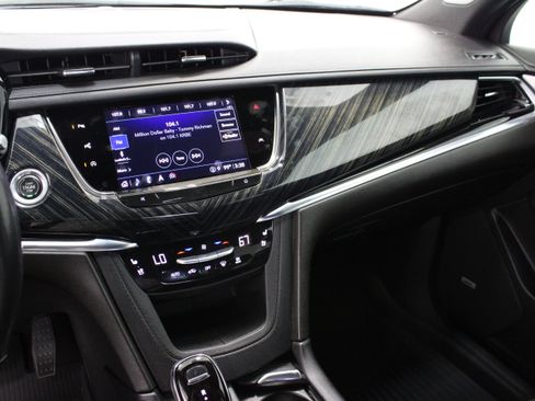 Used 2023 Cadillac XT6 Premium Luxury w/ Technology Package FWD image 16