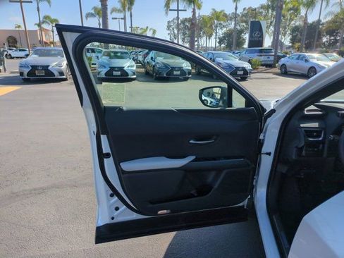 Used 2025 Lexus UX 300h FWD image 15