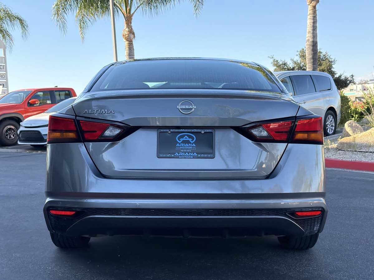 Used 2024 Nissan Altima 2.5 S FWD image 12
