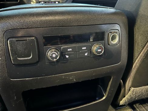 Used 2017 GMC Yukon SLT image 23