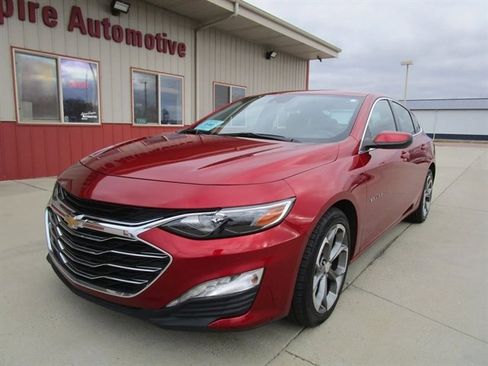 Used 2024 Chevrolet Malibu LT image 3