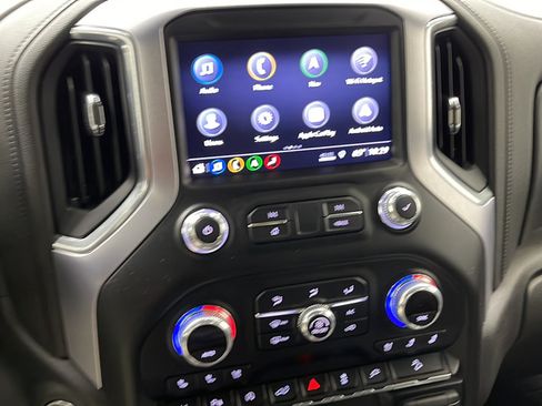 Used 2019 GMC Sierra 1500 SLT w/ SLT Premium Plus Package AWD/4WD image 8