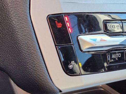 Used 2022 Ford Explorer XLT w/ Equipment Group 202A image 26