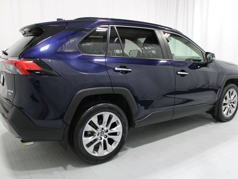 Used 2019 Toyota RAV4 Limited AWD/4WD image 6