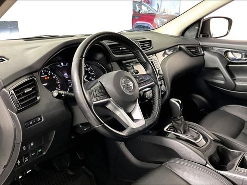 Used 2021 Nissan Rogue Sport SL w/ Premium Package image 17