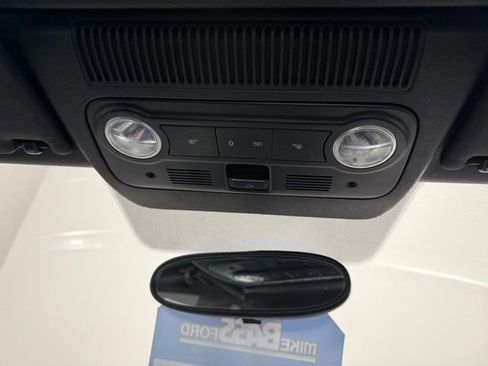 Used 2018 Volkswagen Beetle 2.0T SE image 25