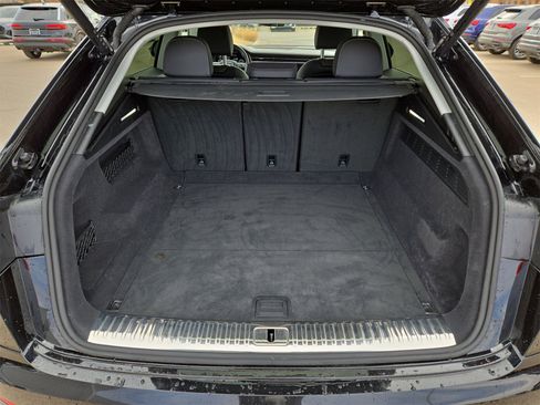 Used 2023 Audi Q8 Premium Plus w/ Premium Plus Package image 12