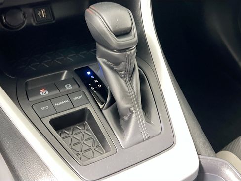 Used 2025 Toyota RAV4 XLE w/ Convenience Package FWD image 24