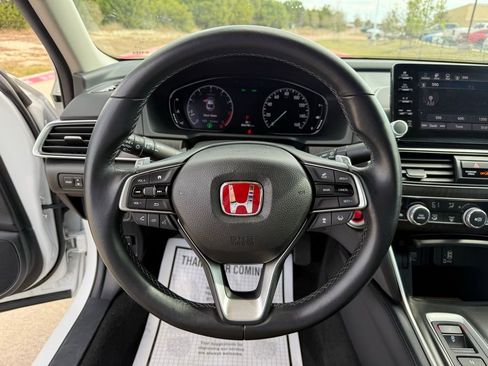 Used 2018 Honda Accord Touring image 14