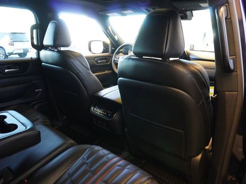 Used 2025 Nissan Armada PRO-4X w/ Pro-4X Premium Package image 11