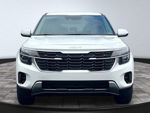 Certified 2024 Kia Seltos LX AWD/4WD image 2