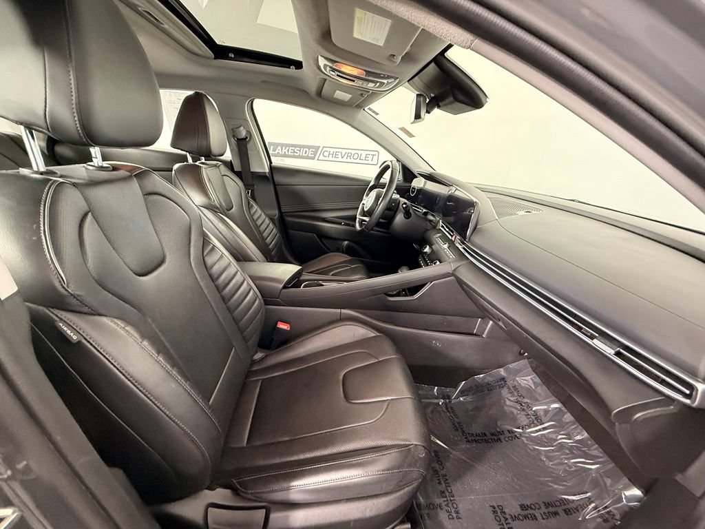 Used 2024 Hyundai Elantra Limited FWD image 23