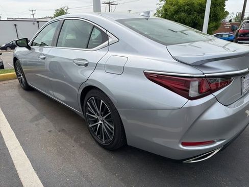 Used 2024 Lexus ES 350 w/ Premium Package image 10