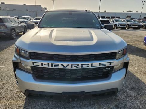 Used 2020 Chevrolet Silverado 1500 Custom w/ Custom Value Package RWD image 2