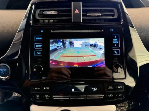 Used 2017 Toyota Prius Two FWD image 13