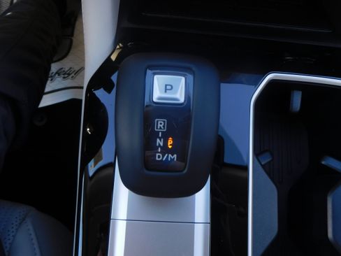 New 2025 Mitsubishi Outlander AWD image 22