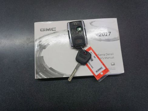 Used 2017 GMC Sierra 1500 SLT image 16