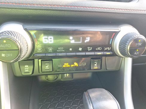 Used 2024 Toyota RAV4 SE w/ Weather & Moonroof Package AWD/4WD image 27