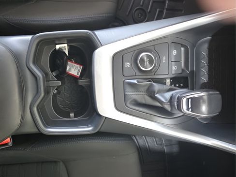 Used 2023 Toyota RAV4 SE AWD/4WD image 16