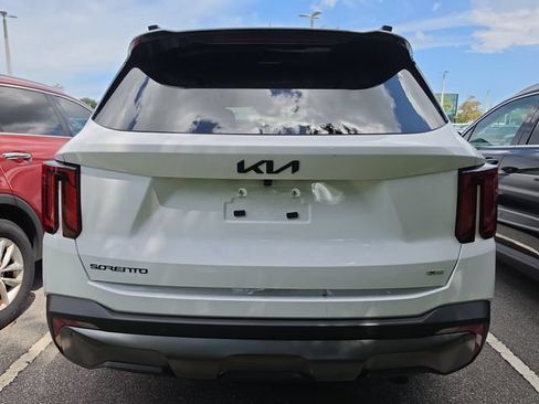 Certified 2025 Kia Sorento SX AWD/4WD image 5