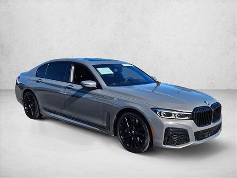 Certified 2022 BMW 750i xDrive w/ Executive Package image 3