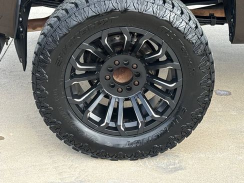 Used 2019 Toyota Tundra 1794 Edition AWD/4WD image 9