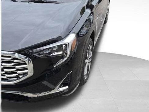 Used 2018 GMC Terrain Denali image 2