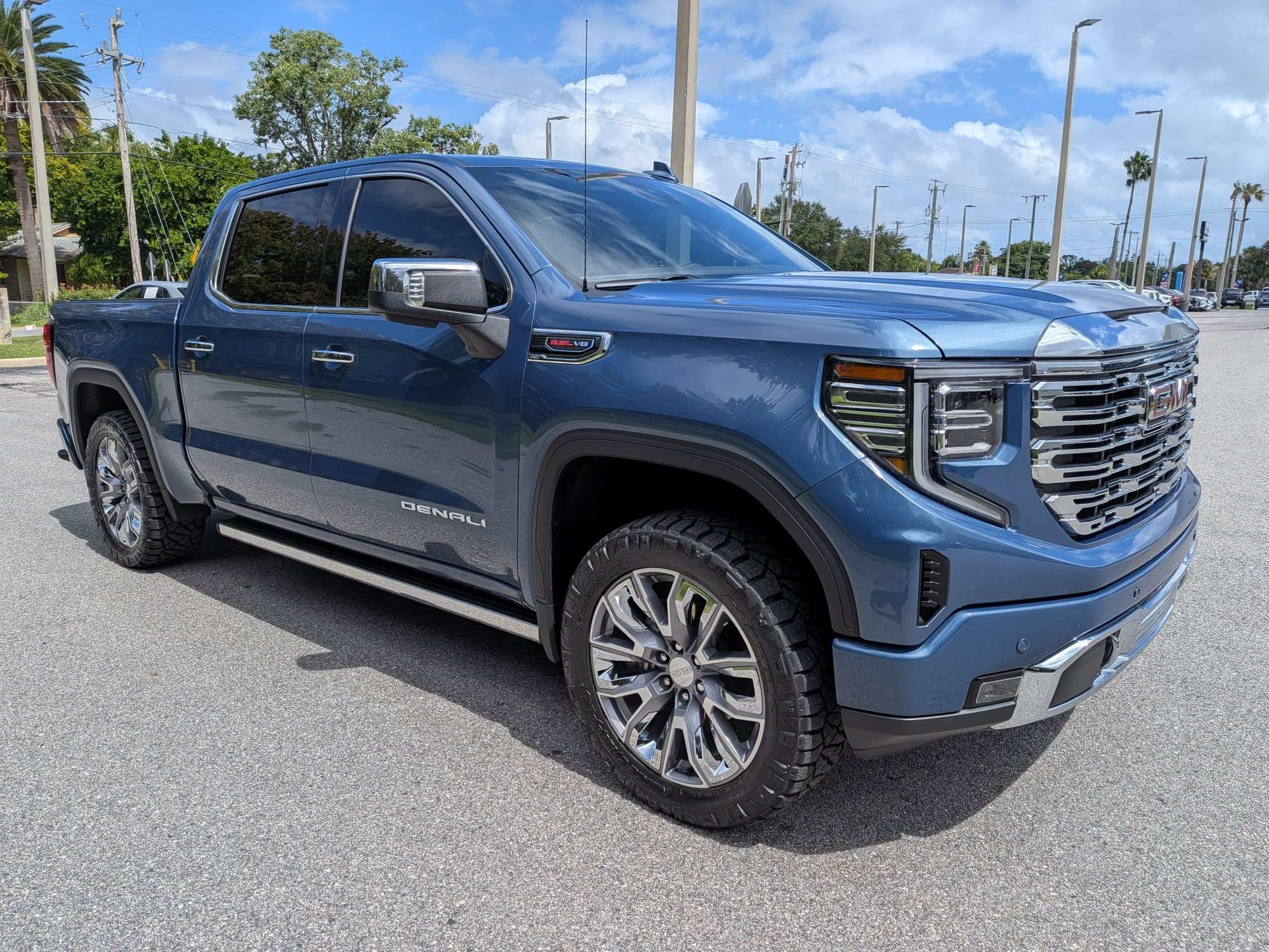 Used 2025 GMC Sierra 1500 Denali AWD/4WD image 2