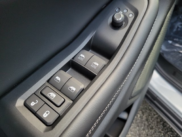 Certified 2024 Jeep Grand Cherokee Limited w/ Black Appearance Package AWD/4WD image 24