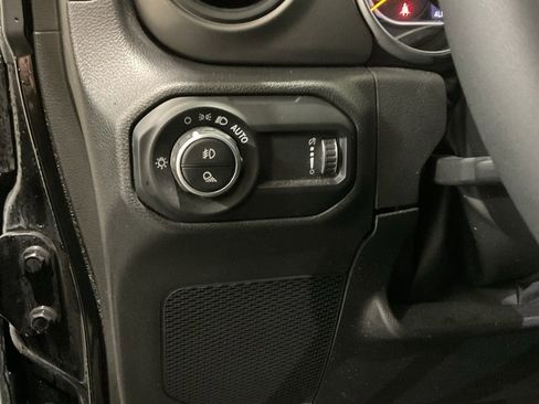 Used 2023 Jeep Gladiator Willys image 8