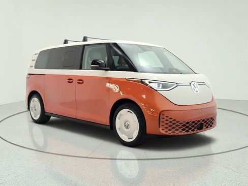 Used 2025 Volkswagen ID. Buzz 1st Edition AWD/4WD image 3