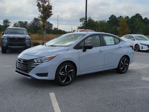 New 2025 Nissan Versa SR w/ Trunk Package image 8