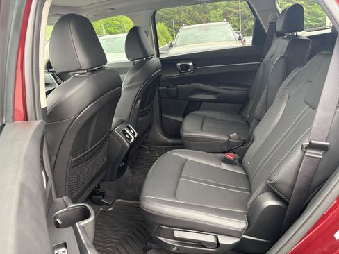 Used 2025 Kia Sorento EX w/ Panoramic Sunroof Package FWD image 22