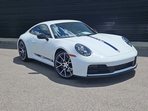 Used 2025 Porsche 911 Carrera T RWD image 3