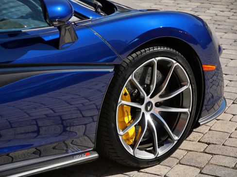 Used 2019 McLaren 570S Spider image 15